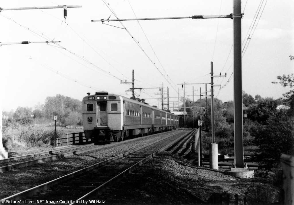 NJT Arrow III Coach 1527